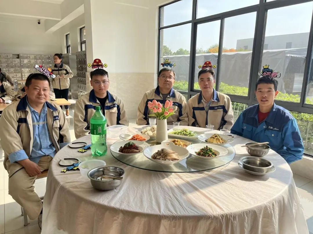 11月员工生日会｜心聚Z6尊龙，，温暖初冬
